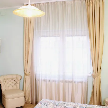 帕拉迪索斯公寓 公寓 *